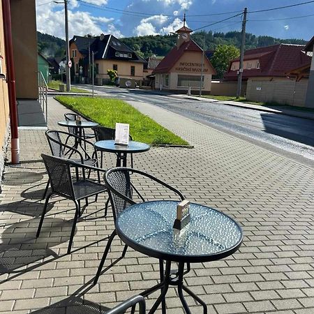 Hutisko Penzion A Restaurace Na Salasi מראה חיצוני תמונה