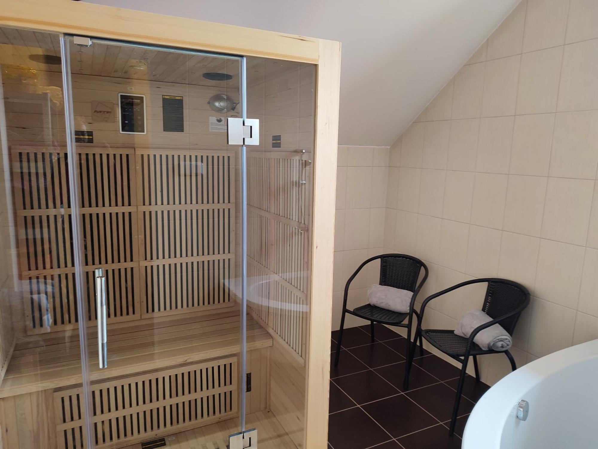 Hutisko Penzion A Restaurace Na Salasi מראה חיצוני תמונה