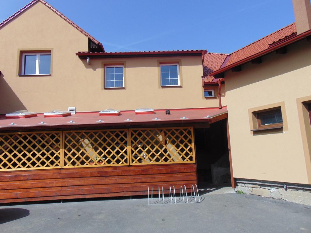 Hutisko Penzion A Restaurace Na Salasi מראה חיצוני תמונה